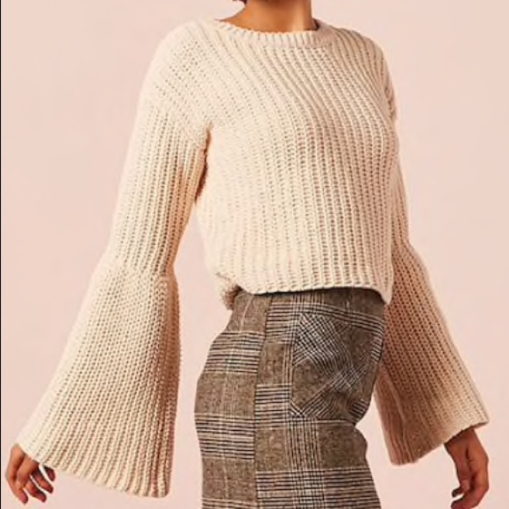 Trumpet sleeved sweater